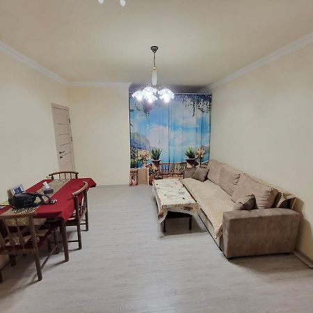 יירבאן Sunny Apartment Close To Erebuni Mall מראה חיצוני תמונה
