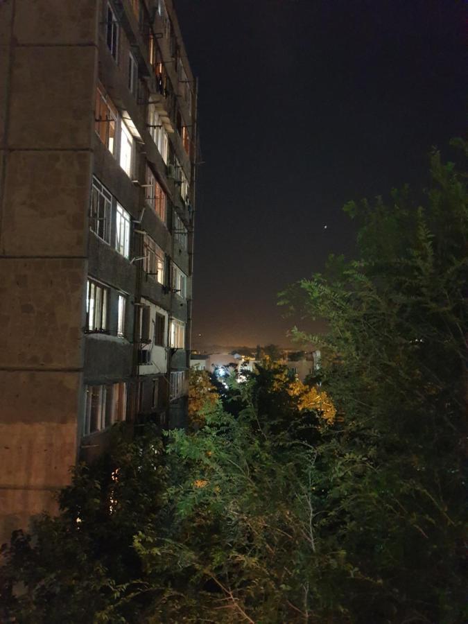 יירבאן Sunny Apartment Close To Erebuni Mall מראה חיצוני תמונה