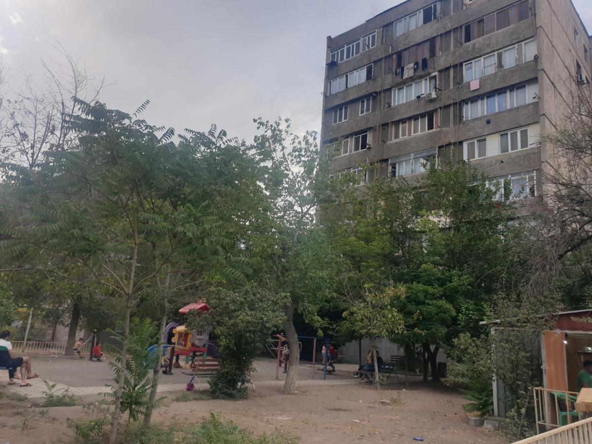 יירבאן Sunny Apartment Close To Erebuni Mall מראה חיצוני תמונה