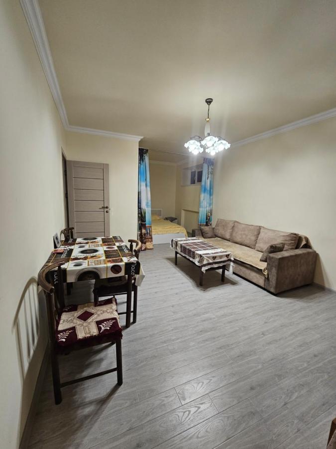 יירבאן Sunny Apartment Close To Erebuni Mall מראה חיצוני תמונה